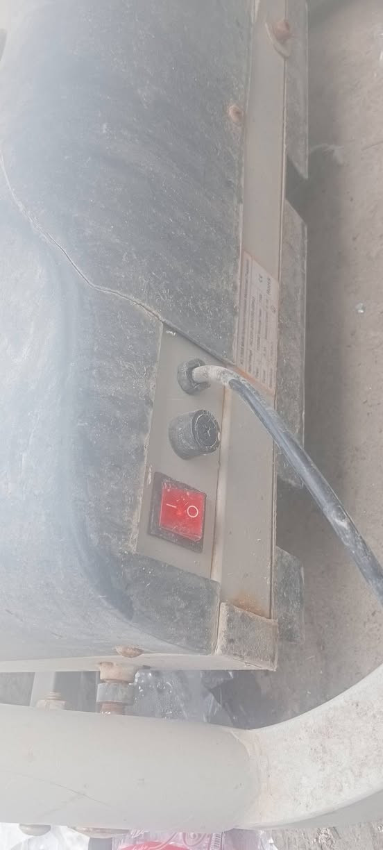 جهاز جري نضيف كلش بسعر 120 وبيه مجال بسيط اليريده يراسلني اويتصل ويدلل مكاني الشيشان ***********
