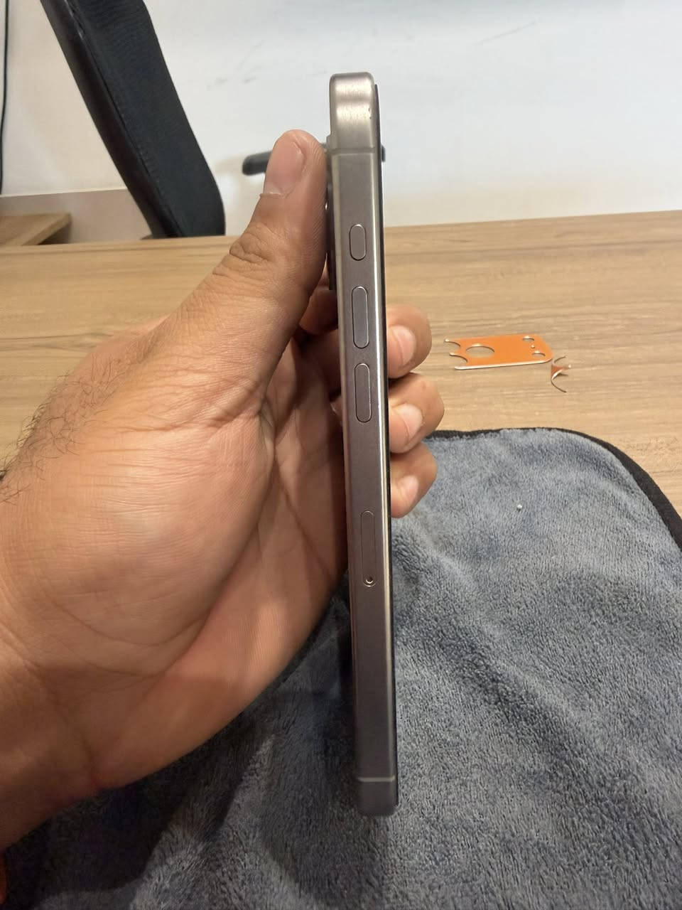 السلام عليكم ايفون 15 برو ماكس ماستر
بطارية 88 
الجهاز جديد 
السعر مليون و50 وبي شي بسيط
العنوان بغداد الغدير 
***********
