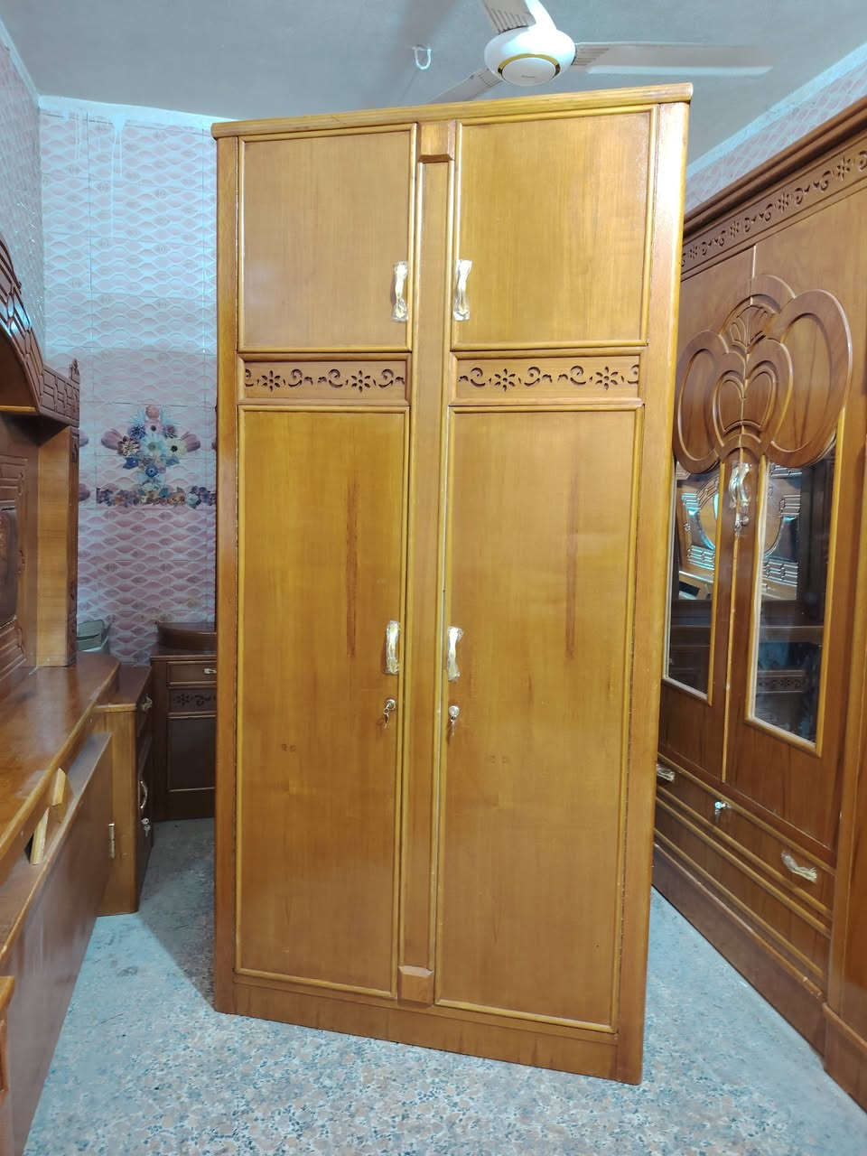 غرفه مستخدمه تزكام ثقيله طابقين نضافه فول سعر.  مليون 350معرض ابو عقيل ميسان حي رساله شارع ماطور قرب صيدليه حازم ***********((نشتري جميع الغرف) )
