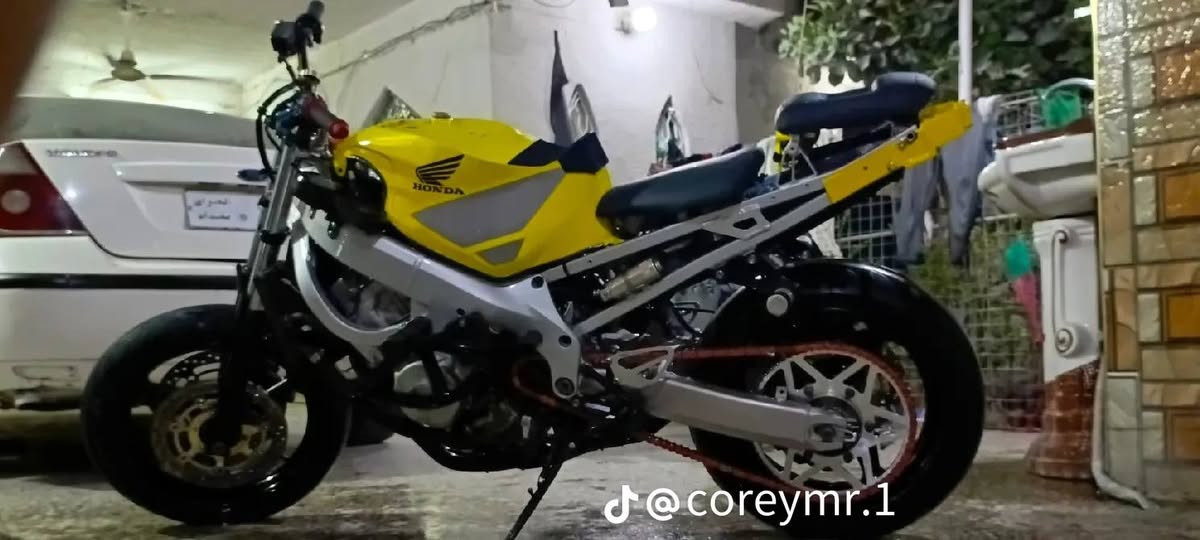 السلام عليكم دراجه للبيع افوراي 600 مفتوحه ماكينه عاوزها كرنك عنوان كربلاء ***********
