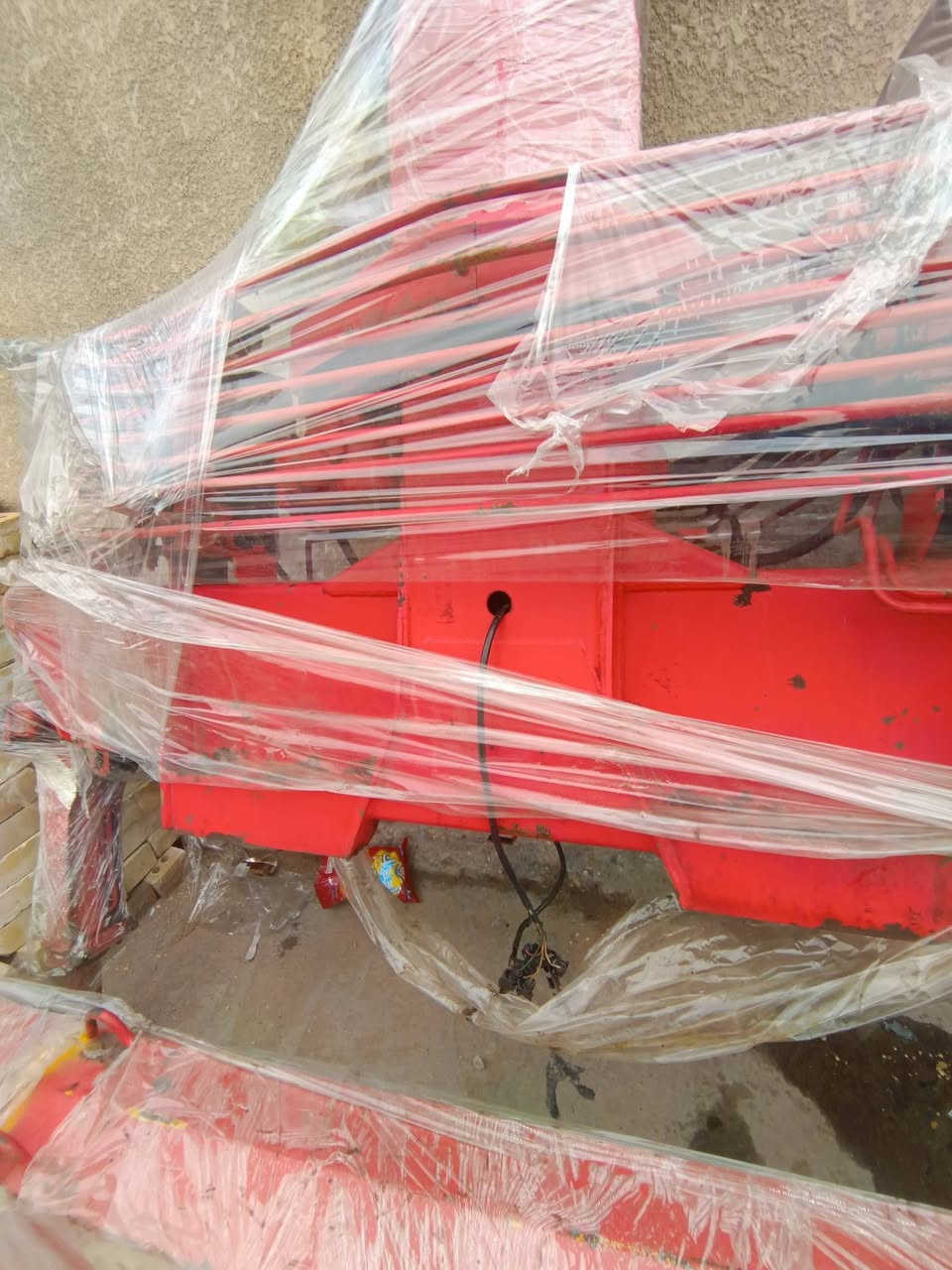 سلام عليكم كرين يوكان 3400 2سلايت كرين حاويه لنتصال حسين دريول ***********
