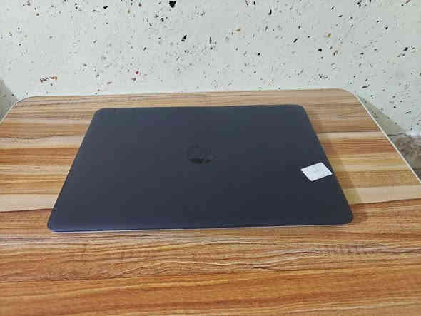 🚨 عرض خاص – آخر القطع المتوفرة! 🚨

 HP ProBook 650 G2 الجيل السادس
 
🚨 أداء قوي وسعر مناسب! 🚨
💰 السعر: 285 الف عراقي فقط

---
✨ المواصفات التقنية:
• ⚙️ المعالج: Intel Core i5-6300U – الجيل السادس
• 🧠 الرام: RAM.8GB DDR4
• 💾 التخزين: 256GB SSD
• 🎮 كرت خارجي: AMD Radeon R7 M350 2GB
• 💡 الكرت الداخلي: Intel HD Graphics 520
• 🖥️ الشاشة: 15.6 بوصة – LED
• 🪟 النظام: Windows 11 Pro مفعل وجاهز

---

🔌 المداخل والمخارج:
• 2 × USB 3.0
• 1 × USB Type-C
• HDMI
• VGA
• LAN (كيبل الإنترنت)
• مدخل سماعة ومايك 3.5mm 🎧
• قارئ SD Card
• منفذ Docking

---

🎯 يُفيد في الاستخدام:

مثالي للطلاب والأعمال المكتبية 🧑‍💻

ممتاز للتصفح والإنترنت ومتابعة المحاضرات

مناسب للتصميم والمونتاج الخفيف 🎨

تشغيل الألعاب الخفيفة 🎮

أداء ثابت وسرعة عالية بفضل SSD والرام العالي

---
🎁 الملحقات:
• 🔌 شاحن أصلي
• 🎒 جنطة لابتوب أنيقة

🛡️ الضمان:
ضمان لمدة أسبوع كامل استبدال في حال وجود أي خلل ✅

🚚 يتوفر توصيل إلى جميع محافظات العراق

📞 اتصال: ***********
💬 واتساب: ***********
