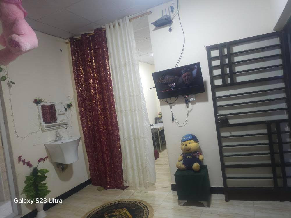 منزل 🏠 مساحه 250 متر طابو زراعي سند 25 مالك عراقي يحتوي المنزل عله 3 غرف نوم 6 4 وديوان 5 4 ومطبخ حار 🥵 او بارد 🥶 صاله جبيره دورج دائري او طارمه جبيره البيت كلش حلو بناء حديث *********** وتساب
