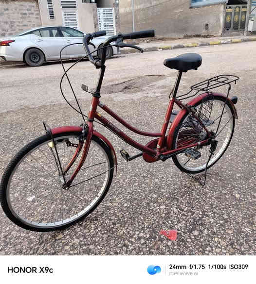 باسكل للبيع ياباني شرط موديل 14 حجم ٢٤ كامل من كلشي  بسعر ٩٠ وبي مجال
تايرات جدد بريكات مامي خلفي قفل لون ماروني
مكاني كربلاء حي الوفاء شارع 20 ***********
