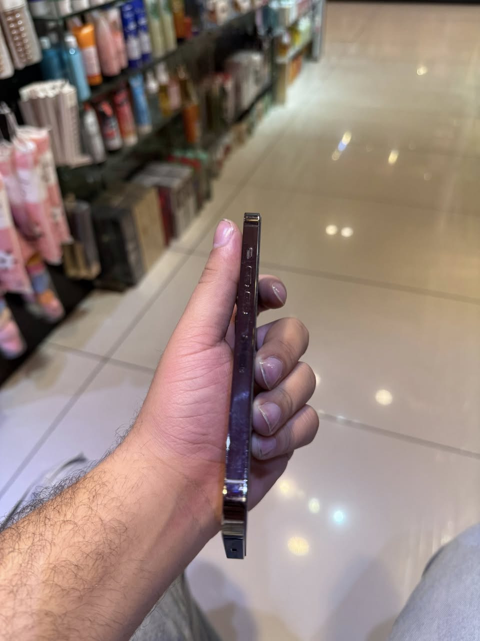 ايفون ١٣ برو فقط
ذاكره ١ تيره 
بطاريه ٩٤ 
الجهاز مكسور ضهر وبي فطر بالشاشه 
مبدل مجموع لوح المنطق بالوكاله اصلي 
سعره 480 وبي مجال 
مكاني كربلاء

***********
