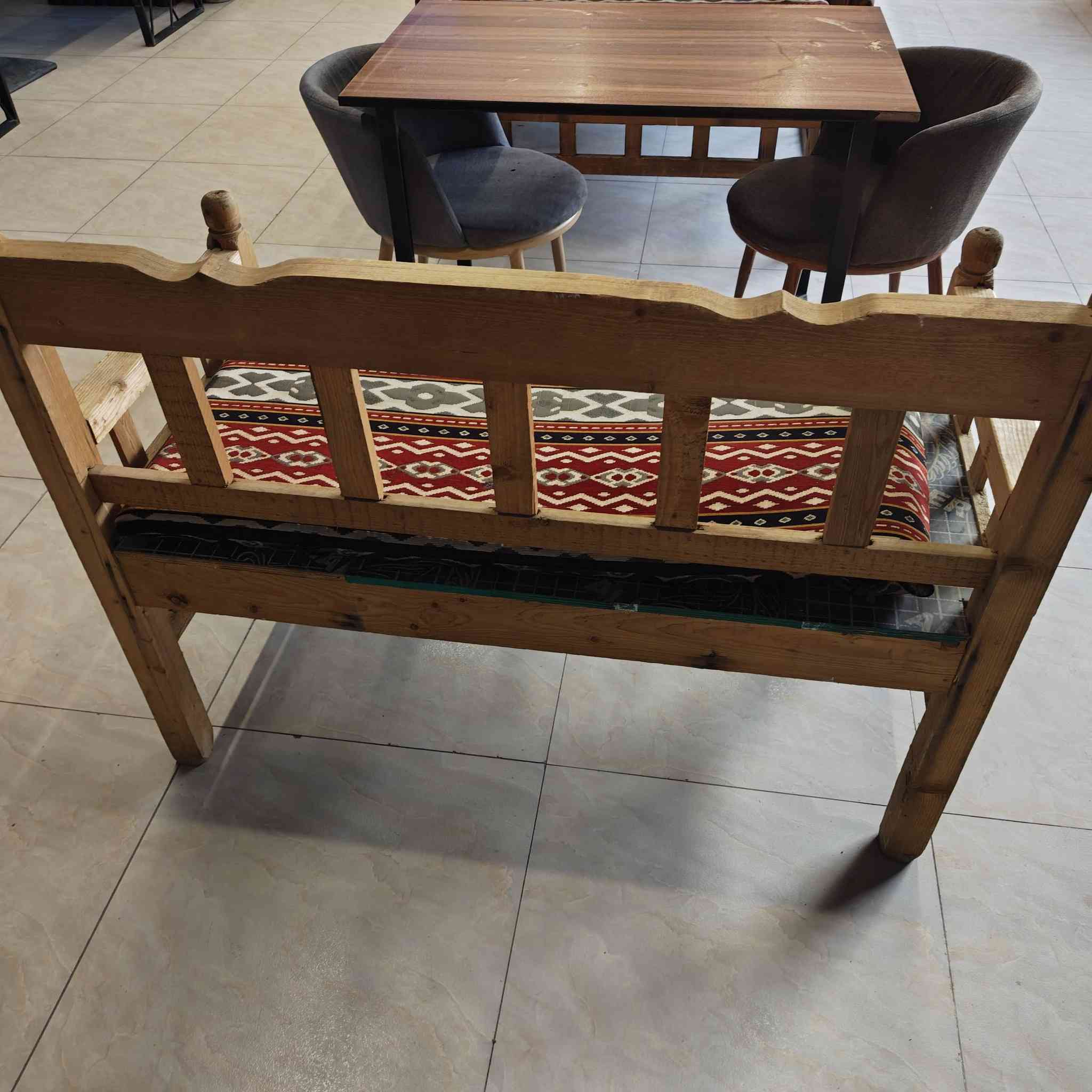 السلام عليكم ورحمة الله وبركاتة
قنفات +كوشه كوفي للبيع السعر 35 العدد 30العنوان بعقوبه الجديده شارع الطابو 
رقم الهاتف ***********
