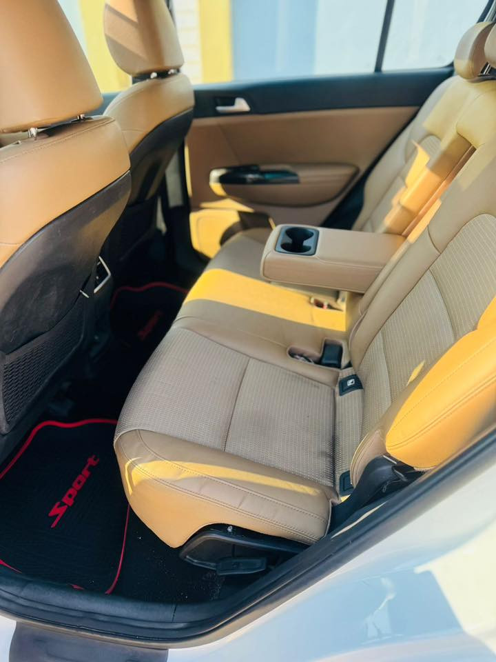 سبورتج
2019 خليجي كفاله عامه من كلشي جكه مابيه 

رقم بغداد بسمي تحويل ثاني يوم باي مكان 

ماشيه 78 حقيقي ع فحص تراي زيرو 

فول مواصفات ماعده البصمه كامله 

سعره ١٩٥ وبيه مجال حك الجيه 

استفسار *********** 
واتساب ***********
