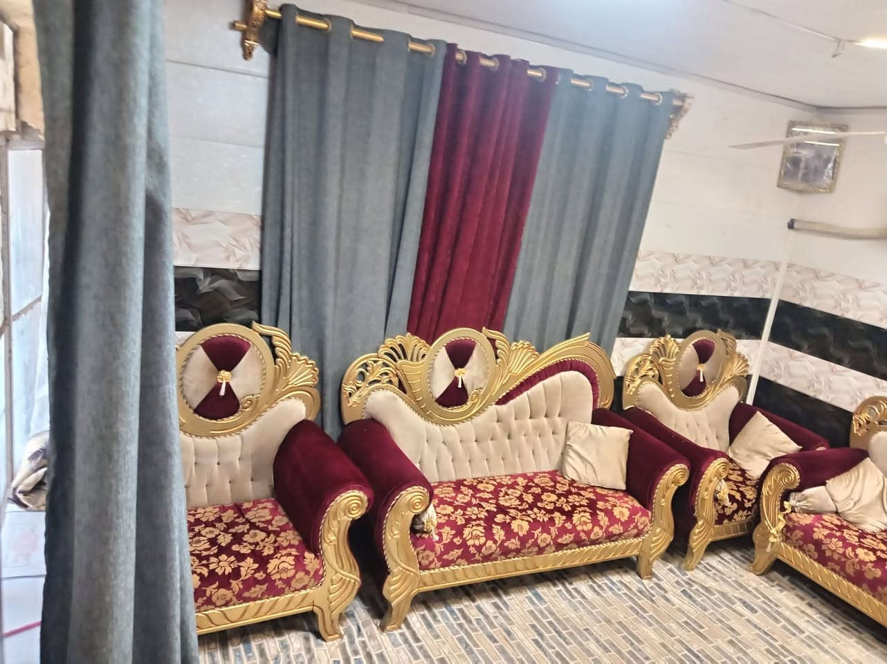 دار للبيع حي الزهراء ١٥٠متر شارع ٦متر خلف مطعم ثابت يحتوي على ٢غرفة نوم واستقبال ومطبخ وصحيات نضيف السعر ٢٠٠مليون مع المجال 
***********
حسين الرماحي
