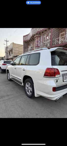 ‏سلام عليكم 
للبيع لاندكروزر 2014 فطيمي 
‏رقم بغداد باسمي تحويل مباشر
‏السيارة فتحة سقف 
‏ كشنات جلد + كشن كهرباء نظام ثلاث حركات
‏شاشة كبيرة + حساسات أمامية خلفية 
‏تحكم ستيرن تخم تاير جديد 
‏تبريد ثلاث قطع المرايات الجانبية كهرباء
‏إلى آخره من مواصفات  
‏سيارة جديدة جدا  واحلا من الصور استخدام شخصي 
‏ماشية 140 السيارة كاملة بدون أي نواقص . مكفوله كفالة عامة عدا بارد بسيط جدا أثر رصعة 
‏مكان السيارة واسط الكوت 
سعرهة 420 وبيهة مجال بسيط 
رقم ***********
