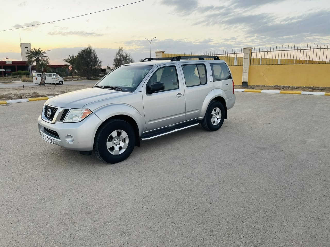 السلام عليكم
نيسان بافندر 
موديل 2008 أمريكي 
محرك سته سلندر 4000
السياره جاهزه من كل نقص
كير محرك مكفول صدر امامي خلفي 
تخم تاير تبريد تدفئه كلها شغاله 
السياره مكفوله من الحادث بيها فقط هلال جوملغ خلفي صبغ بدون معجون والباقي مكفول 
عداد السياره 186حقيقي
رقم انبار الجديد رقم مميز اربع ارقام هزه سنويه جدد
للاستفسار ***********
السعر 94وبي مجال بسيط للشراي
عنوان الانبار
