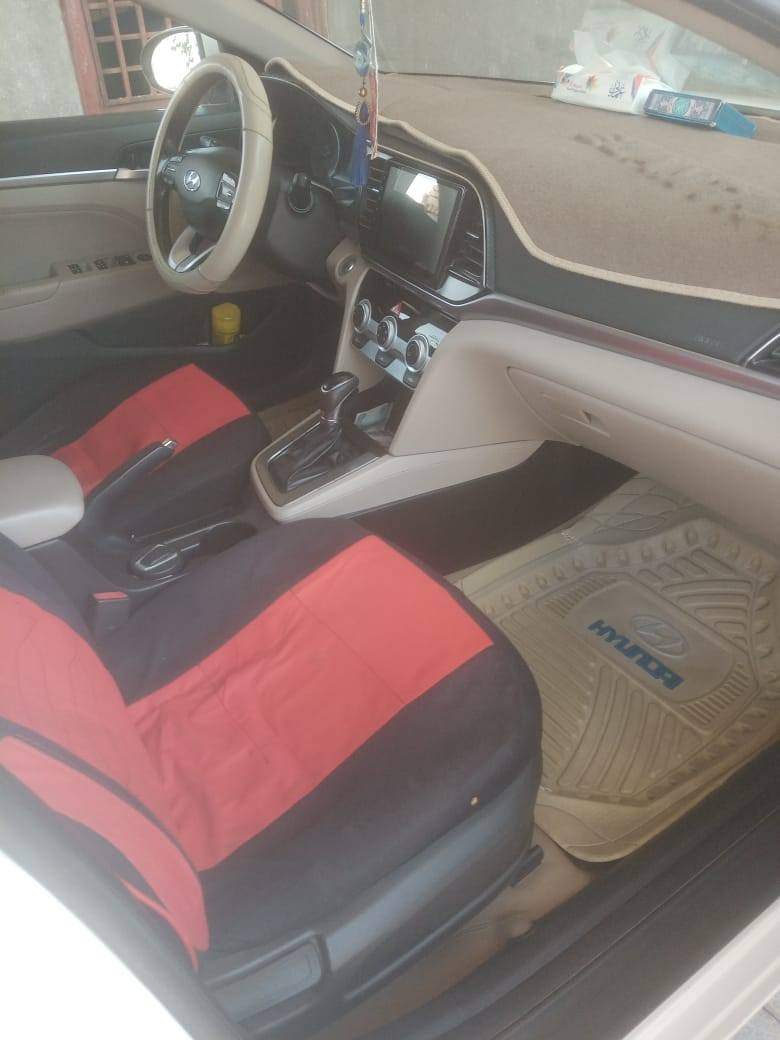 السلام عليكم من رخصة الدمن النتره البيع موديل 2020استلام شركه خليجيه كفاله عامه فول مواصفات بيهابارد 4اصابع بجاملغ المامي جيهت السايق(السعر165)وبيهامجال بسيط كلش غيرمتواجد على الفيس اي استفسار اتصال على رقم راعيها***********
