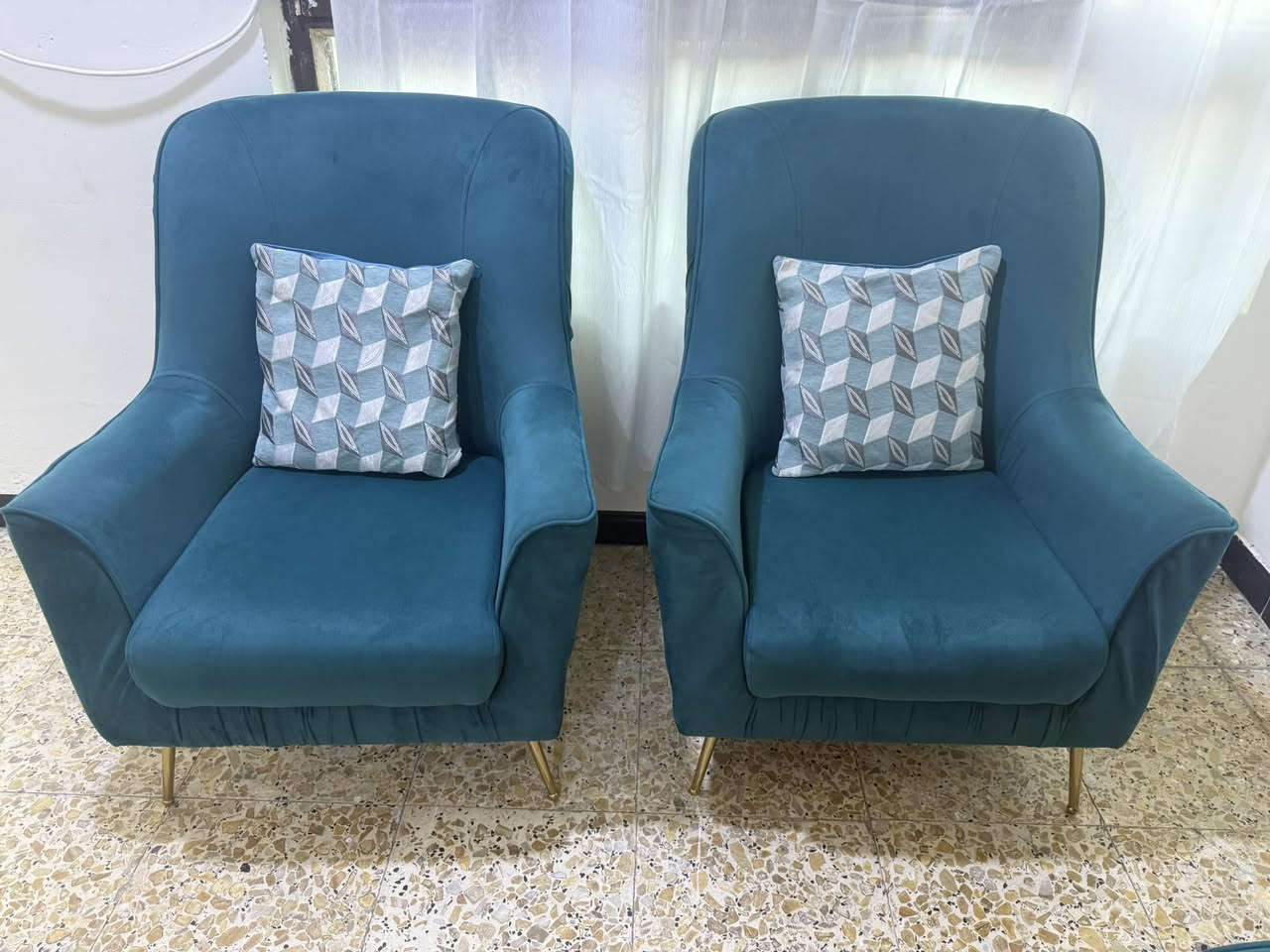 تخم 8 مقاعد ويتحول سرير كلش نظيف


**إذا كنت صاحب هذا الإعلان وتريد حذفه لأي سبب، رجاءا أرسل رسالة إلى الدعم الفني**