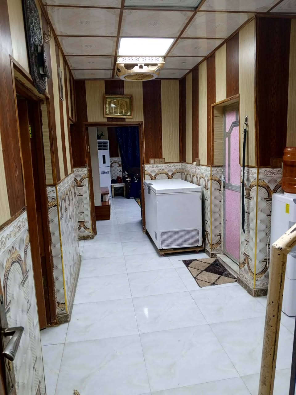 السلام عليكم
بيت للبيع ( طابو صرف ) المساحه ٢٥٠ متر العنوان بالسده حي النصر الاول مباشر على الشارع العريض البيت طابقين كلش نضيف تفاصيل البناء رباط ارضي بناء طابوك والسكف صب يتكون من / غرفه + صاله + ستقبال + مطبخ + حديقه + طارمه + صحيات داخليه وخارجيه الطابق الثاني/ غرفه + بيتونه الخدمات كامله السعر المطلوب ( 110 ) مليون وقابل لتفاوض الاستفسار اكثر // *********** / ***********
