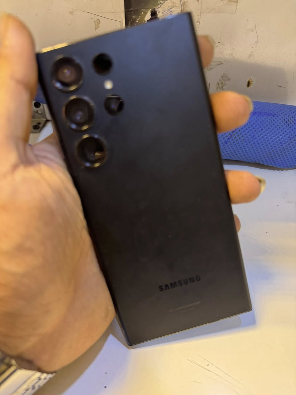 سلام عليكم 
S23 ألترا 
جهاز جديد 
ذاكره 256
جهاز بي فطر بل ضهر موضح بل صوره 
سعر الجهاز 600 وبي مجال 
مكاني إلامين الثانيه 
رقم ***********
وتدللون
