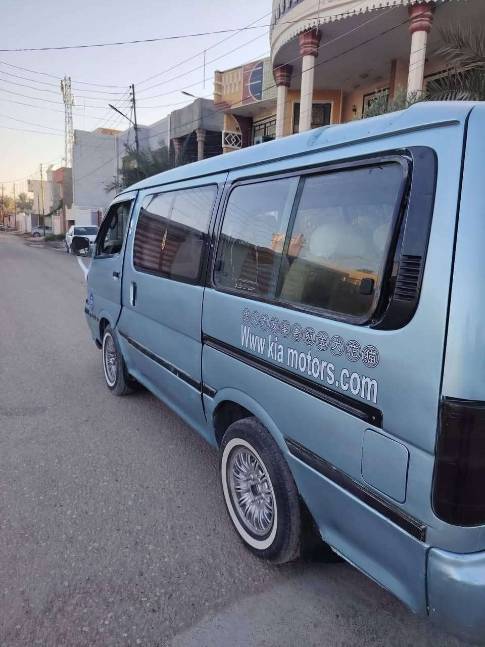 للبيع  تيوتة هايسة ٩٣محرك وكير كية بستة مشط وباور وصدر وتخم تاير شادهن جدد كهريات كلها شغالة سيارة جاهزة  سنوية نافذة  غرامات صفر عليها هيئة فقط ٣٠٠ينزلن من سعرها مكاني ديالى شهربان راعية سكن بلدروز تريد تحويل اتريد وكاله  سعر ٣٠وبيها مجال بيع مستعجل***********
