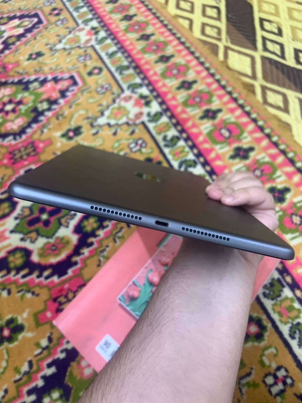 السلام عليكم ايباد ٩ ذاكره ٢٥٦ انتبه مو ٦٤ لا ٢٥٦ للبيع أو مراوس بجهاز حسب قناعه سعره 270 وياه كارتونه اصليه 
مكاني بغداد الغزاليه أو الكاظميه @إشارة


**إذا كنت صاحب هذا الإعلان وتريد حذفه لأي سبب، رجاءا أرسل رسالة إلى الدعم الفني**