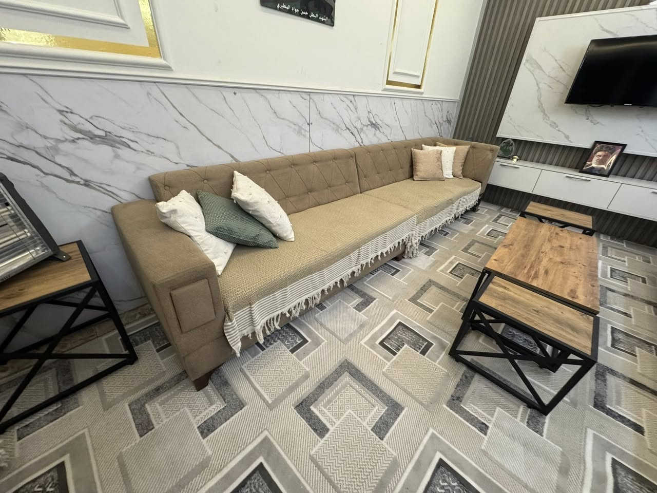 ديوان 18 مقعد للبيع نظيف كلش مكاني بغداد حي اور 
***********
