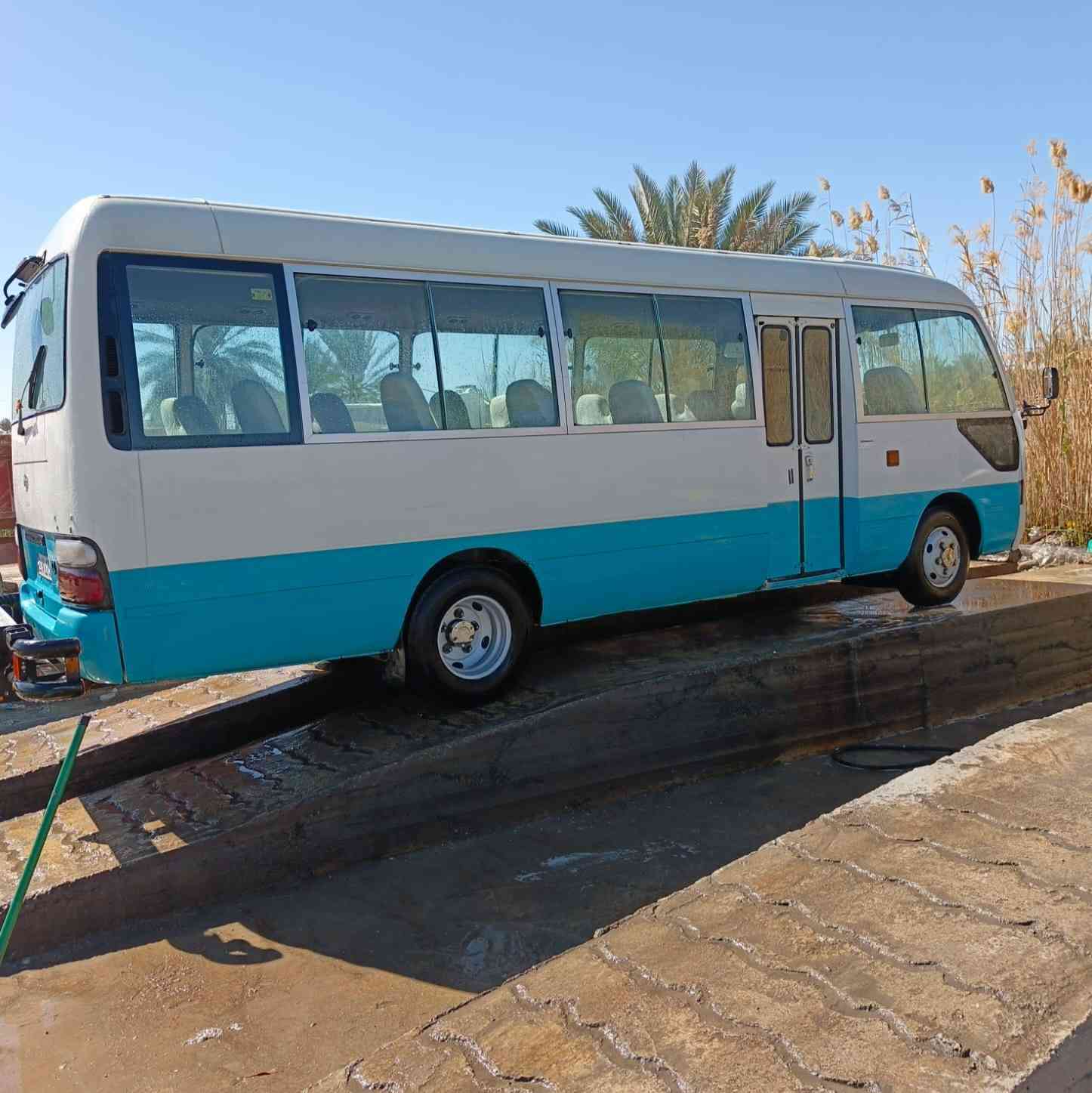 السلام عليكم كوستر موديل 2008 للبيع الاخضر بي مكانات صبغ والابيض مكفول بس جوه العضد بيه طخه ممصلحه محرك و كير مكفول واكسن بيه ونه خفيفه تخم تاير وميكانيك فول تبريد محور والسياره بسمي ***********
