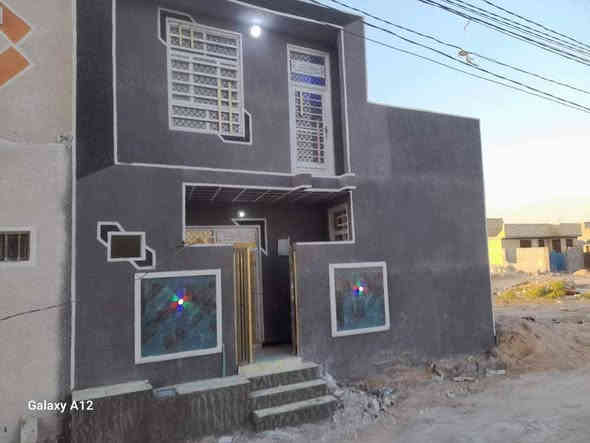 يالله السلام عليكم بيت لبيع. يحتوي طابق ونص مساحه 65 سند 25 بسمي تحويل ثاني يوم مقر لبيت خلف مجمع سيد سماعين  نتصال ول ستفسار ع ا رقم ***********
