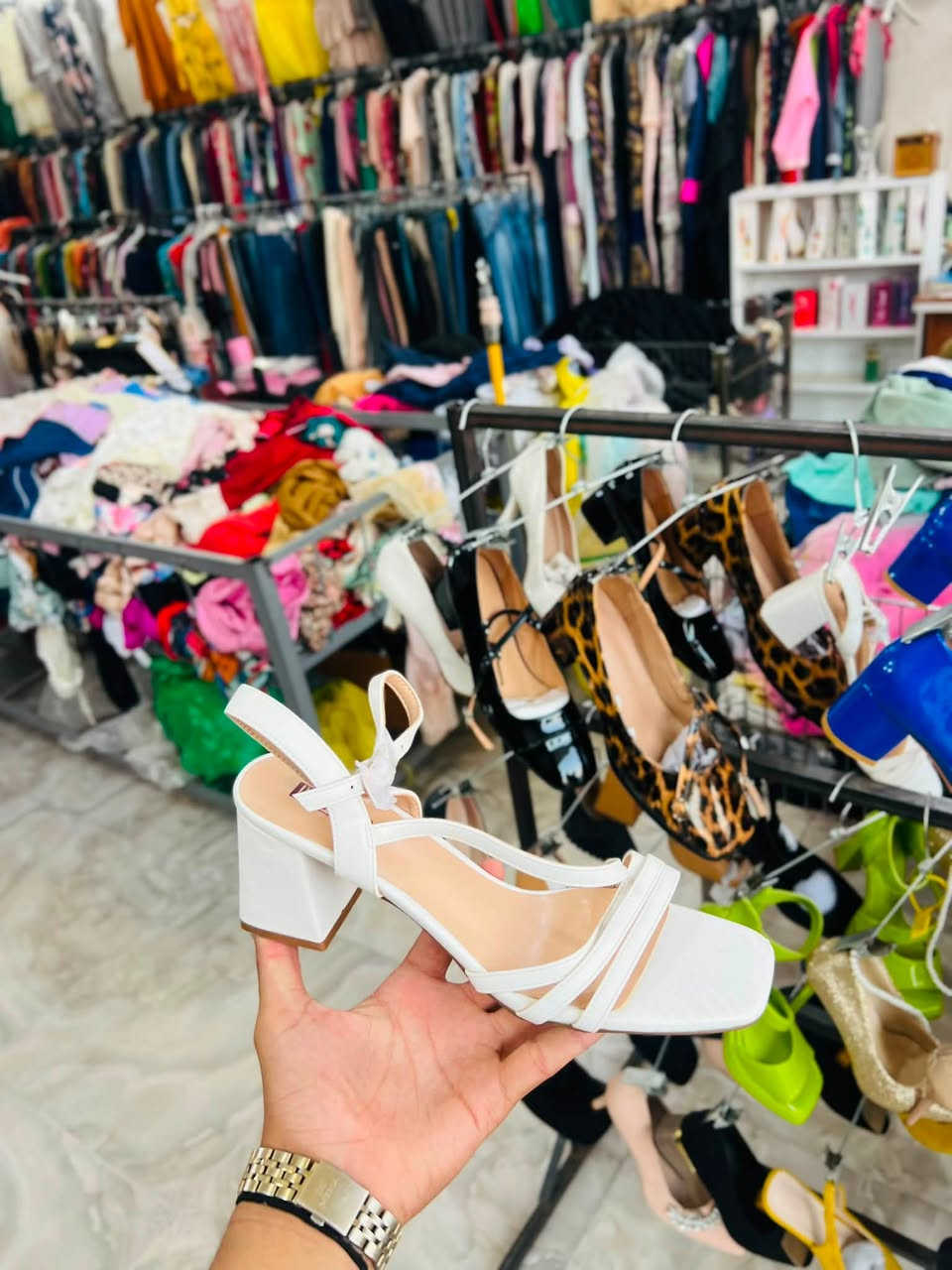 السلام عليكم . 
"جديدنا.. كعب الأناقة والراحة . 🔥👠"📍 الشرقاط - أجميلة - مقابيل كلية الهندسة "نزدادُ تشريفاً بزيارتكم، 
انستقرام المجمع aa31a8 . ✅ .


**إذا كنت صاحب هذا الإعلان وتريد حذفه لأي سبب، رجاءا أرسل رسالة إلى الدعم الفني**