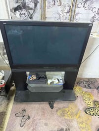 بلي 4 مع شاشه و يدات ثنين للبيع السعر ٥٠٠ و بي مجال مكاني بغداد شارع ف...