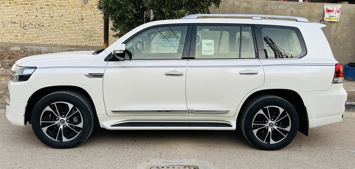 السلام عليكم لاندكروز ٢٠٢١بحراني باب أول 
مكفوله كفالة عامه السونار مرفق بالمنشور 
رقم بغداد باسمي تحويل ثاني يوم ماشيه ١٠٠
هاتف ***********السعر ٥٦٥وبيه مجال
