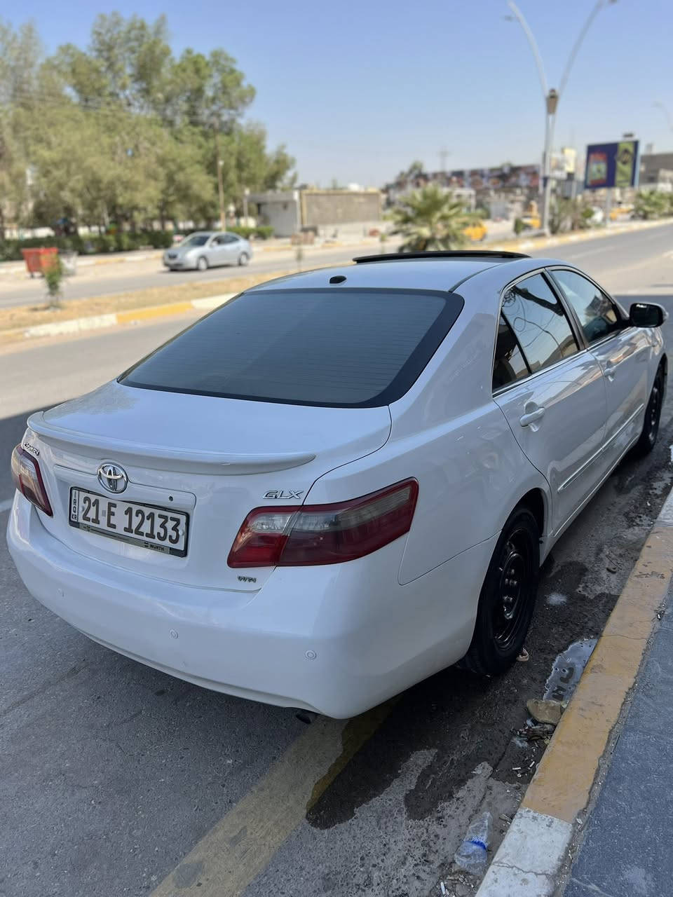 سلام عليكم
كامري موديل ٢٠٠9 خليجي للبيع
اعلى مواصفات بالخليجي glx

المواصفات
١-فتحة سقف طكتين
٢-برده كهربائيه خلفيه
٣-حساسات خلفيه
٤-حساسات اماميه
٥-كروس مثبت سرعه
٦-داخل صاج 
٧-تحكم ستيرين جهتين 
٨-بلوتوث اتصال

السياره مكفوله كفاله عامه من الصبغ و الضربه و سونار موجود بيهه بيهه فقط كارت بالجاملغ الخلفي و الجنطه بدون صبغ و بارد بسيط بالجاملغ الامامي ع كد اربع اصابع السياره بالحقيقه بعد احلى من الصور

السياره مسويله ادامه كامله من منضومه بانزين فيت بم بخاخات بلكات كله جديد و ادامه للصدر مشط جديد و درايم شفت جديد دبلات كله جديد منضومه التبريد من راديتر و كمبريسر محرك و كير كفاله و تراي وين ما تريد 

سعر السياره ب 128 و بيه مجال بسيط حك الجيه
مكان السياره الديوانيه 
للاتصال ***********
*********** واتساب
