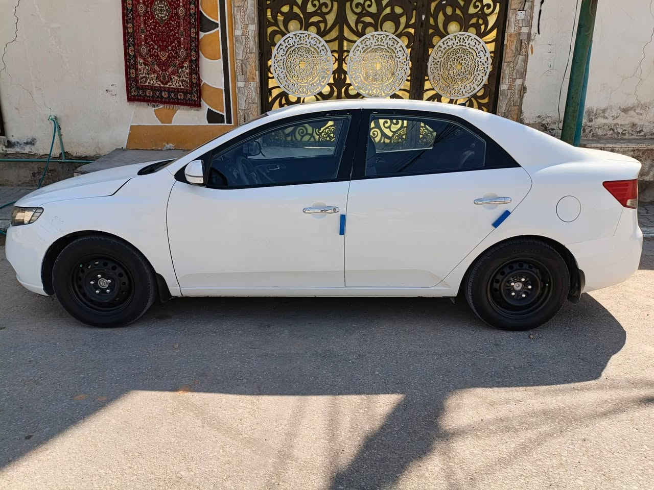 السلام عليكم سيراتو موديل 13 فول عده البصمه 
رقم بغداد السعر 92
رقم الهاتف ***********
