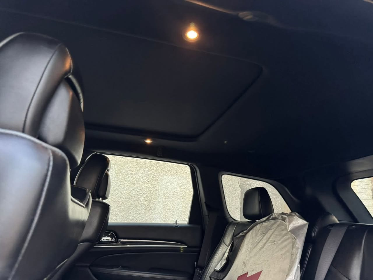 جيب 2020اوفر لاند فول مواصفات مبدل باب خلف السائق وبارد بالجاملغ الخلفي سونار موجود صور الحادث موجوده ماشيه 60الف ميل 
***********
