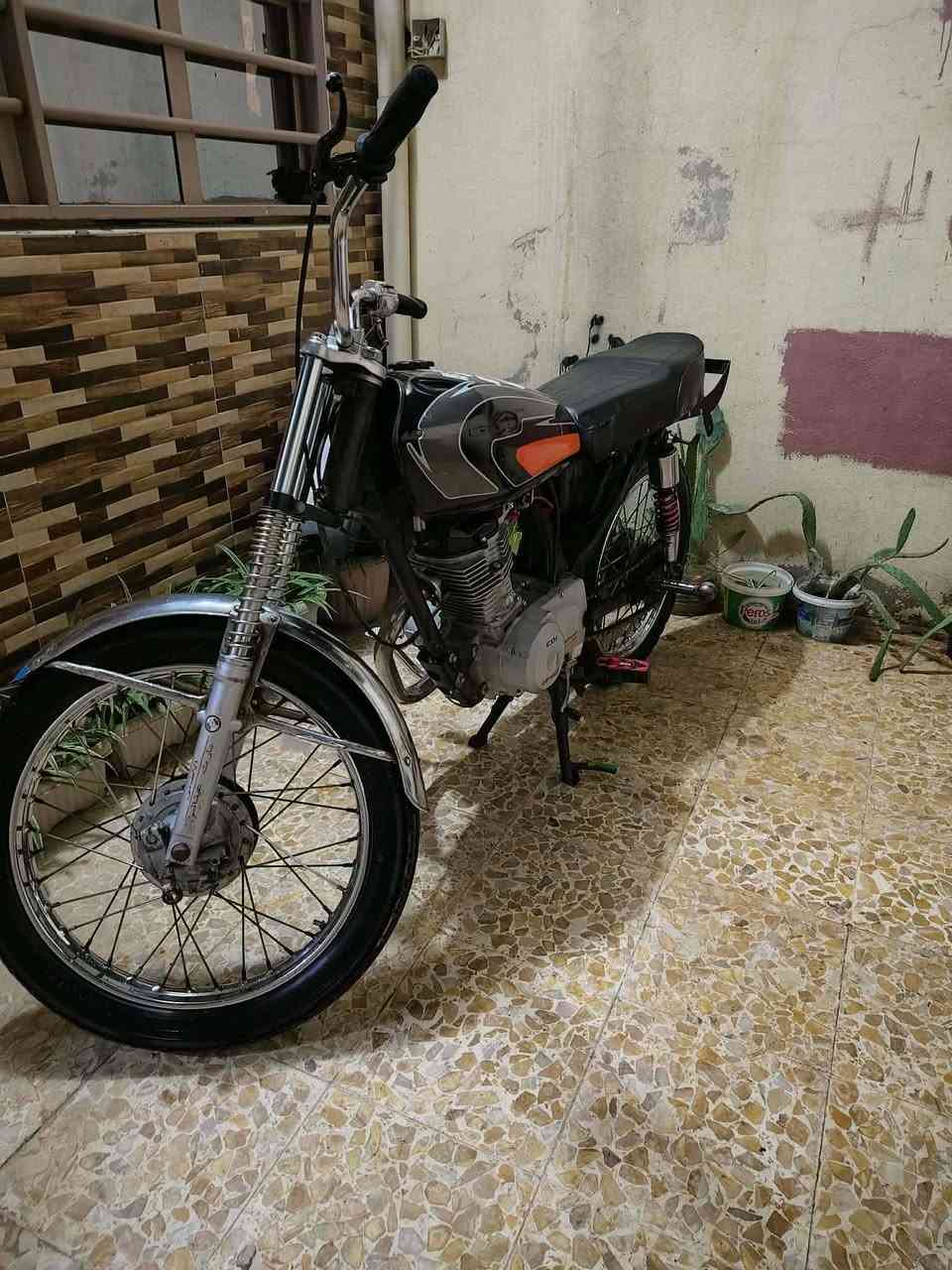 إسلام عليكم خوتي ماطور ساخت ايراني 
للبيع ماطور كلشي ما عيزو ومعدل و تحريكه فول كلجات جدد السعر 270 وبيه مجال المعلومات عل خاص


**إذا كنت صاحب هذا الإعلان وتريد حذفه لأي سبب، رجاءا أرسل رسالة إلى الدعم الفني**