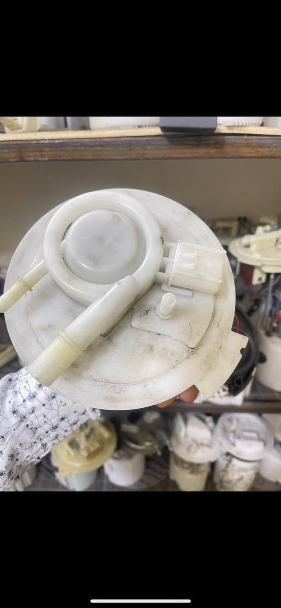 قواعد فيت بم عبوة كامله كرايسلر c200 تفصيخ نظافة 100% سعر ٨٥ الف توصيل متوفر كل العراق ٥ الف دينار ***********
