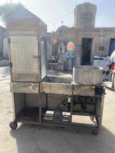 مكينه حب شمسي لبيع تفصال وحلوه 

جدر حجم كبير جام خانه كبير ونظيفه 

سعره ب400 وبيه مجال مكاني البصره 

الزبير حي شهداء /رقم /***********
