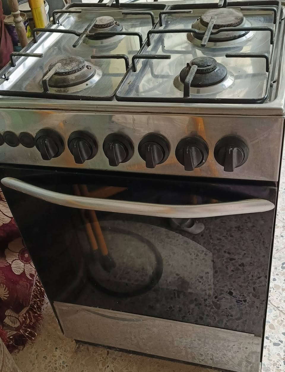 كاونتر للبيع اربع بيبان وملحق اربيع بيبان وسنك من ضمنه وطباخ عيون وفرن شغالات بس الباب الفوك مموجوده


**إذا كنت صاحب هذا الإعلان وتريد حذفه لأي سبب، رجاءا أرسل رسالة إلى الدعم الفني**