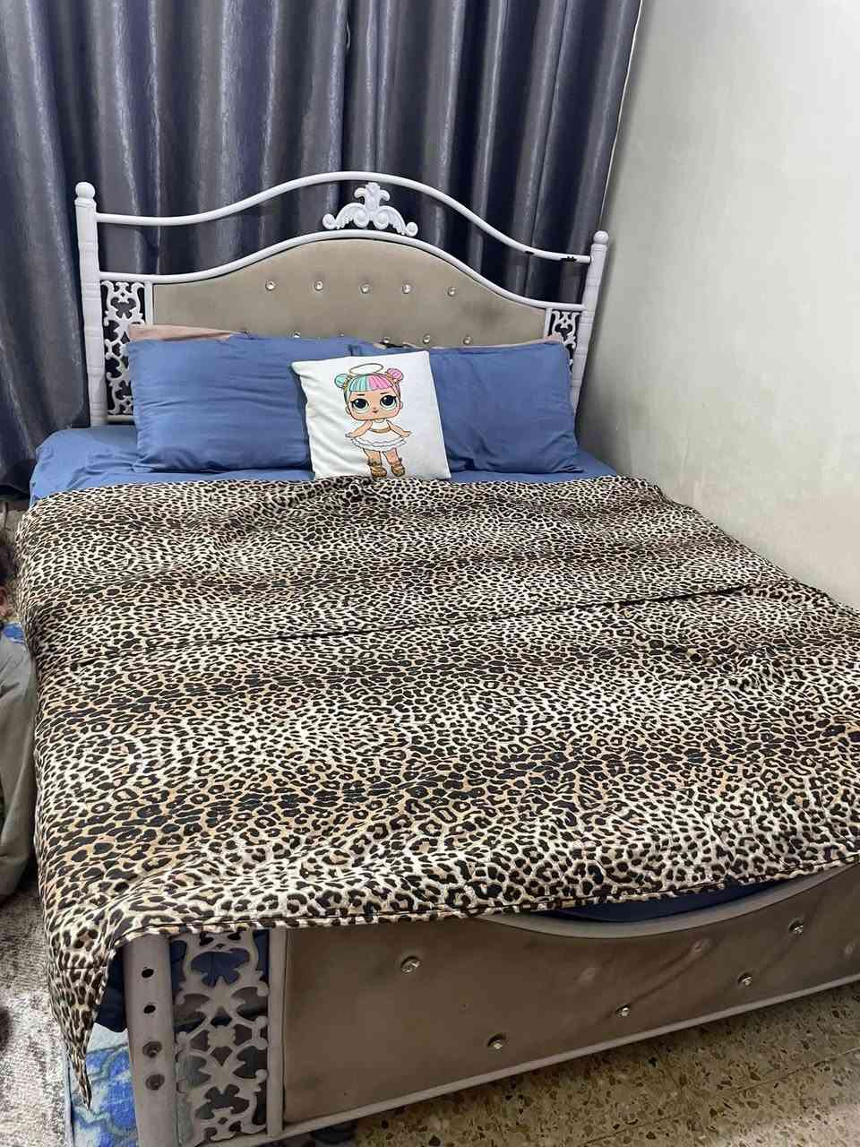 مساء الخير أغراض للبيع مثل مااوضح بصوره الكنتور ١٠٠ ميز بلازمه ٥٠البوفيه ب٣٠والميز ٣٠


**إذا كنت صاحب هذا الإعلان وتريد حذفه لأي سبب، رجاءا أرسل رسالة إلى الدعم الفني**