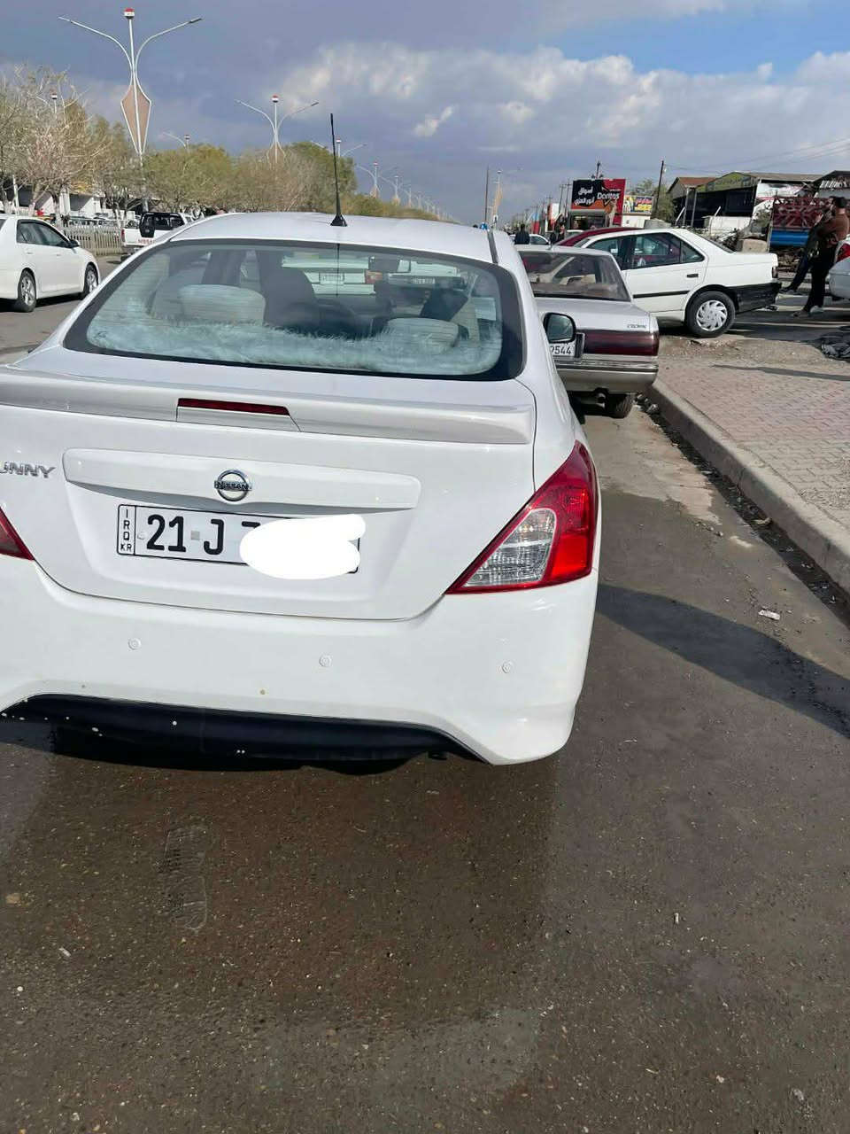نيسان سني موديل 2023
رقم سليمانية
ماشيه 40
دفتر بانزين وسنويه جديده 
تعديل بارد جهه سائق جاملغ كارت ورصعه باب خلفي جهه يمين
شرط وكاله وتحويل
 ل استسفار ***********
