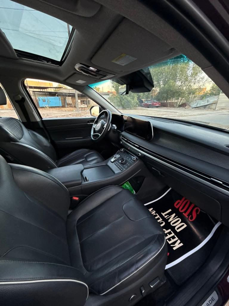 سلام عليكم 
بلاسيد موديل ٢٤ وارد أمريكي مواصفات بريمير 
ماشيه ١٤ ألف 
بدون ايريك حادث بسيط 
موجوده في البصره 
***********
