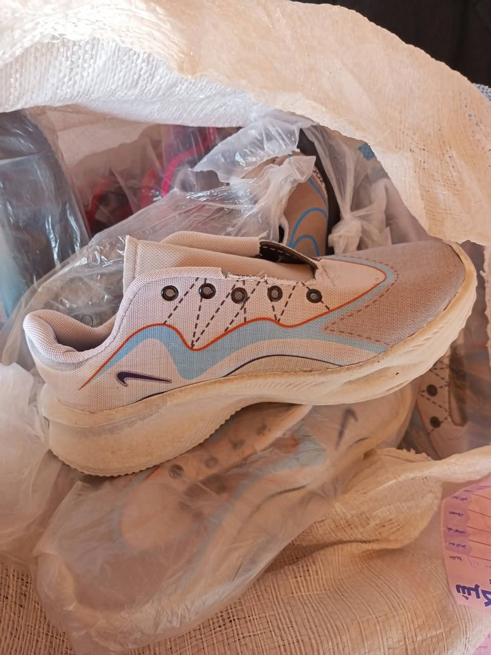 شليف أحذية رجالي قياس 41/45 بدون قياطين ابيعهن شلع القطعه ب2000 مع المجال *********** مكاني مشخاب
