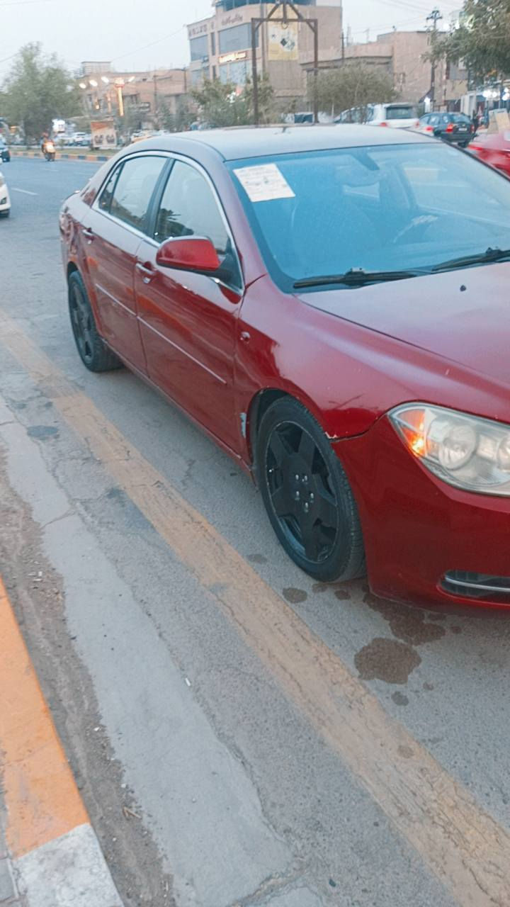 ماليبو موديل ٢٠٠٨ وارد امريكي
ضربه جاملغ خلفي بدون دواخل 
محرك 6 سلندر ٣٦٠٠ 💪
تبريد تدفئة 
شاشه لمس اندرويد 
محرك وكير حاويه 
تحكمات ستيرن 
كشنات تدفئة 
شفتات سرعه بالستيرن 
رقم بابل مشروع وطني 
سعر ٦٨ وبيها مجال بسيط مكانها بغداد 
***********
