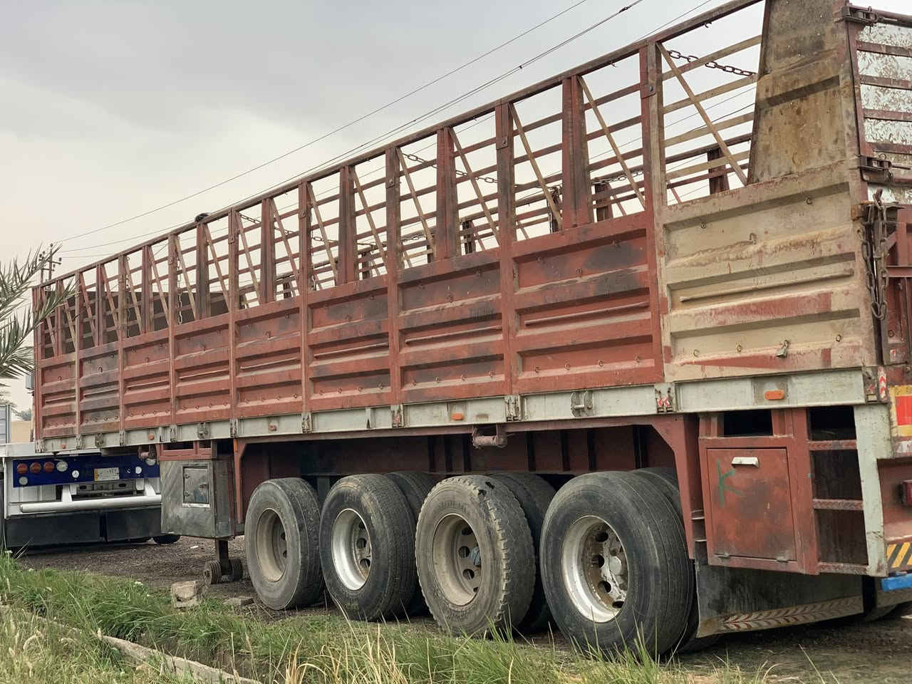 سلام عليكم عربانه اوربيه محدده  جناب 185.   ارتفاع شاصي 16   مطبخ ثلاجه     رابع رفاع فقط   مكان ابو غريب  سعر 85   ه*********** طول ١٢ ونص
