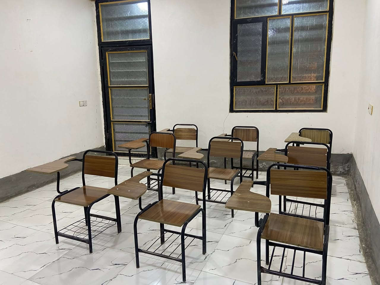 ستولات مدرسية للبيع ( عدد 15 ) السعر 300 الف


**إذا كنت صاحب هذا الإعلان وتريد حذفه لأي سبب، رجاءا أرسل رسالة إلى الدعم الفني**