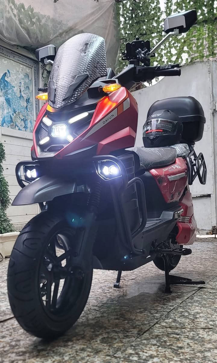 السلام عليكم.دراجه  _DAYUN_دايوان
.بطاريه _ليثيوم _32_ امبير ...(زيرو )..(زيرو ) .(ضمان لمدة سنه ).الملف 2000 W...السرعه الفعليه مع الوزن _85_ اما الكليه _99_...تقطع مسافه _70_ كيلو بل شحنه الواحده ...نظام تشغيل . بصمه..سويج ..كارت..تشغيل عن بعد وجهاز مانع سرقه...كتلوك الشركه..وصل المعرض بيه ...السعر (مليون و400) قفل...مكاني بغداد الشعب...الشراي يتصل...***********
