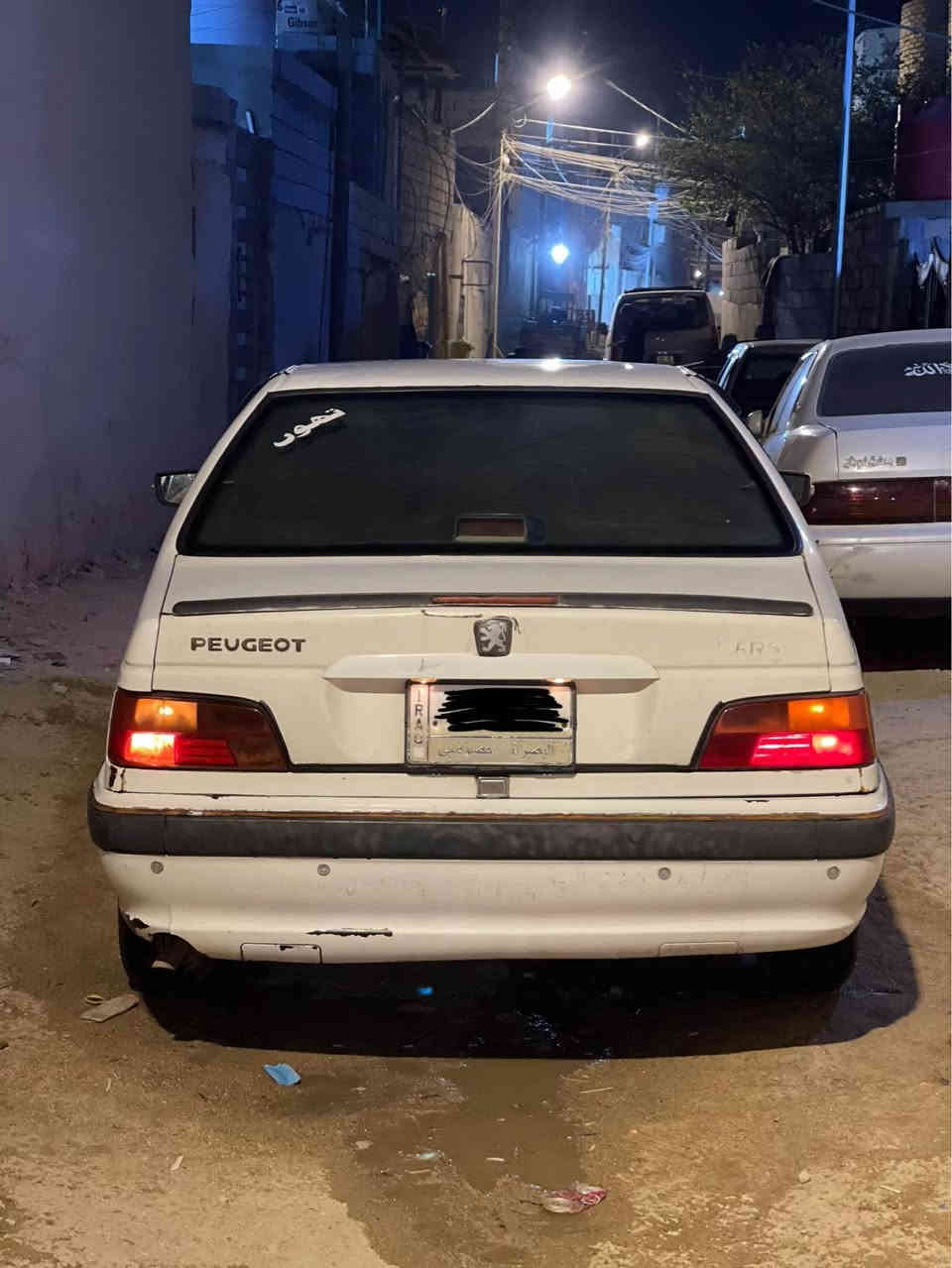 بيجو بارص 2011 مكفولة من ضربة وتبديل فقط صبغ عام اثر جراد محرك وكير بحالة جيدة 
تبريد ثلج منظومة كاملة جديدة
حدادية خلفية جديدة الامامية نص عمر
تايرات زوج جدد
سنوية لل ٢٧
سيارة بيها خياسات بلهلاليات ولقمارة وبيها نقوصات يرادلها ترتيب حماوة ربع بعز الحر وتبريد فول تحكم مري سنتر لوك
السيارة تاخذها بأسمي اتحولها بأسمك ثاني يوم بس حالياً بعدني ما مكمل تحويلها بأسمي مكاني البصرة حي زيتون السعر ٣٢ ورقة رقم الهاتف
*********** البصرة, العراق

