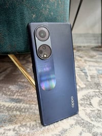 اوبو رينو 8 تي 5G • ٢٥٦/١٦ • الجانب الايسر موصل