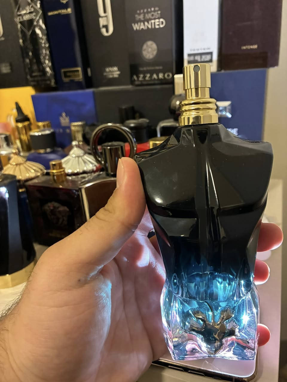 مرحبا شباب عساكم بخير
عطور اصلية للبيع الي يعجبة قطعة او شلع ماكو اي مشكلة و التفاصيل راح اذكرها لكل عطر 
1- Unique luxury Mushumaro Tester 35ml - 75,000
2- JPG le beau 20ml - 35,000
3- Azzaro the most wanted 45ml - 50,000
4- Montale chocolate greedy Tester 90ml - 50,000
5- Montale black oud intense Tester 90ml - 60,000
6- Vertus Serenade مستخدم رشات - 140,000
7- Amberful 40ml - 60,000
8- Atkinsons Oud save the king Tester 70-80ml - 75,000
9- Unique luxury Kutay مستخدم رشات - 175,000
10- polo ralph leuren red 80ml - 40,000
11- Afnan rare reef 35ml - 15,000
12- Dolce & Gabbana the one Gold 70-80ml - 90,000


**إذا كنت صاحب هذا الإعلان وتريد حذفه لأي سبب، رجاءا أرسل رسالة إلى الدعم الفني**