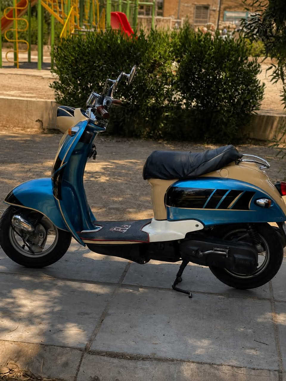 🏍️ دراجة عبد الحليم فحل للبيع (نظيفة جداً وبحالة الوكالة)
🛠️ المواصفات والشروط:

 المحرك (المكينة): بشرط الفحص، مكينة ما مفتوحة نهائياً (بلاد).

 الكاربريتر والشوتة: بلاد

 الصالنصة: كلها بلاد وبشرط الفحص.

دراجە رمبە: جاهزة وبحالة ممتازة.

 الكهربائيات: شغال ١٠٠٪ وبشرط الفحص (كلها تشتغل).

 التشغيل: سلف وهندر شغالين من أول دقة وبدون أي نقص.

 البريكات والتواير: البريكات ميزانية ومضبوطة، والتواير بحالة الوكالة (لوك).

 المشي: الدراجة ماشية قليل جداً، وعزم المحرك ١٠٠٪ وبشرط الفحص.

 العدادات:کیجات البنزين کیج السرعة شغالين بالتمام.

 السعر:500$$ 💰💰

 📍 العنوان: كركوك،اسکان قرب مرکز سقافی

 📞 رقم الهاتف للتواصل: ***********

لأي استفسار أو للشراء، إحنا بخدمتكم وتكدرون تتصلون بأي وقت!

🔱🔱🔱🔱🔱🔱🔱🔱🔱🔱🔱🔱

🏍️ ماتۆڕی عەبدولحەلیم نێر بۆ فرۆشتن (زۆر خاوێن)

ئەم ماطۆرە زۆر کەم ڕێی کردووە و لەسەر بنەمای بلاد ماوەتەوە، تایبەتە بەو کەسانەی دوای شتی لۆک و بێ عەیب دەگەڕێن.

🛠️ تایبەتمەندییەکان و مەرجەکانی ماتۆرەکە:

 مەکینە: بەشەرت، تا ئێستا مەکینەی نەکراوەتەوە (بلادە).

 کابریتەر و شۆتە: بلادن.

سالۆنسای بیلادە بەشەرت و کفرەکان: هەمووی بەشەرت بلادن.

 ڕەمپەیە:.

 کارەباییات: هەموو بەشەرتە و ئیش دەکات.

 ئیشپێکردن:سلف و هێندەر بەشەرت، بێ هیچ کەموکوڕییەک.

 برێک و تایەکان: برێکەکانی زۆر توند و مەزبوتە، تایەکانی لۆکن.

 ڕۆیشتن: زۆر کەم ئیشی کردووە، بزوێنەرەکەی 100% بەشەرتە.

گێچی بەنزین و گێچی خێرایی (سرعەت) ئیش دەکات

نرخ 500$$💰💰

📍 ناونیشان و پەیوەندی:

 ناونیشان: کەرکوک، اسکان لای سەنتەر ڕۆشنیریەکە

 ژمارەی مۆبایل بۆ پەیوەندی: ⁠***********📞📞⁠

هەر کەسێک ویستی، لە خزمەتیداین و با پەیوەندی بکات!
