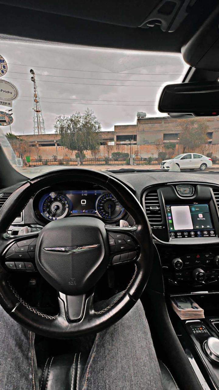 Chrysler 2021 300 S 
کلین تایتل
فول فول مواسەفات ١/١
رەقەم و سەنەوی هەزە نوێیە 
بەناوی خۆمە 
*********** 
شوێن هەلێر أربيل, العراق

