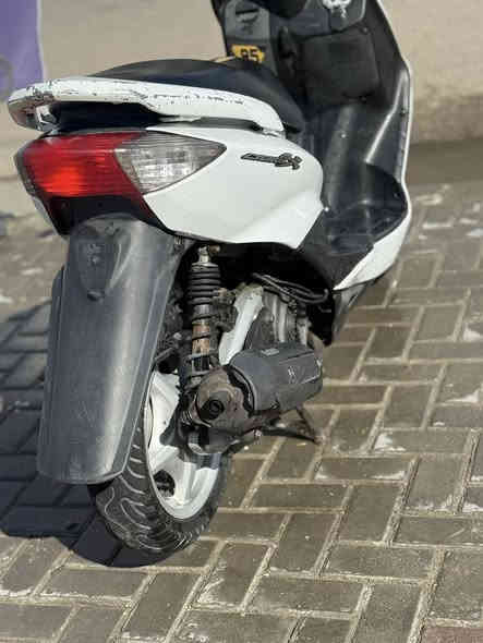 سلام عليكم متاح سكنس نثية 140 مكينة بل جيس كهربائيات شغالة مكان بغداد البياع نقص باتري والدبل الامامي تعبان السعر ٦٠٠ وبيها مجال حك الجية ***********
