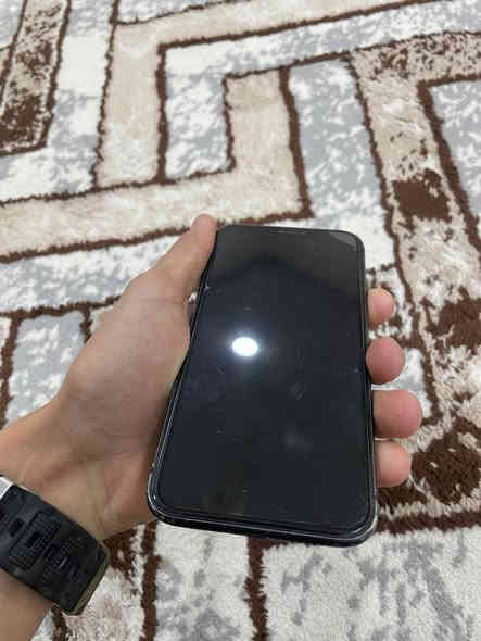 ایفون١١مینی للبیع  شاشەو باتری کبس باتری٧١ سعر٢٠٠بی مجال  
***********
