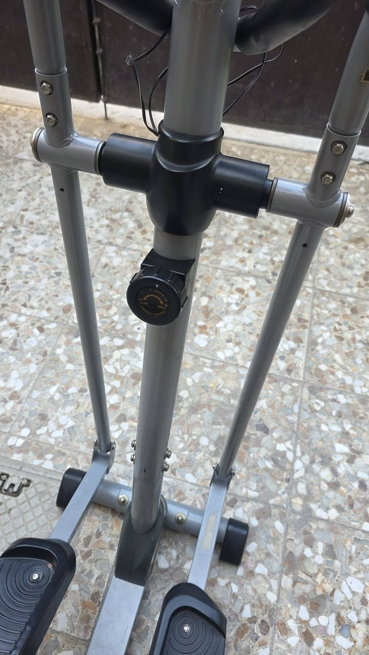 جهاز اوبتكل جديد
استعمال منزلي  اقل من شهر ونظيف حيل 
يتحمل وزن 150 كيلو 
قابل للتفكيك ويصير حجمه صغير يعني سهل النقل أو التخزين 
السعر 100 الف وبيه مجال للشراي 
المكان بغداد الدورة 
للاستفسار ***********
