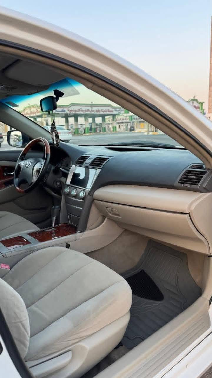 السلام عليكم
كامري موديل 2009 خليجي GIX 

رقم بغداد انكليزي بأسمي 

السياره بعدها شركه ماشيه ١٥٠ حقيقي

محرك بلاد مامفتوح كير مامفتوح لاتنقيص ولا تبخير 

صدر بعدها على الشركه
(السياره بيها بارد كلش قليل كد شبر بالقماره 
الباقي مكفول من بارد من اشخوط صافيه 

محرك 2400 شرط 

صدر امامي شاده جديد 

صدر خلفي شاده  جديد

تحكم ستيرن  

كامره خلفيه

داخل لونين 

حساسات خلفيه

تبريد ثلج ❄️

كهربائيات كلها شغاله 

سنتر لك 

ويل شركه بلاد 

شاشه بلاتوث 

السياره بعدها على وضع الشركه 

فول نضافه  

ترايها صفرر وأحله من الصور 
 

(السعر  ١٣٣) بيها مجال قليل ..مكان السياره الانبار جويبه 

***********
